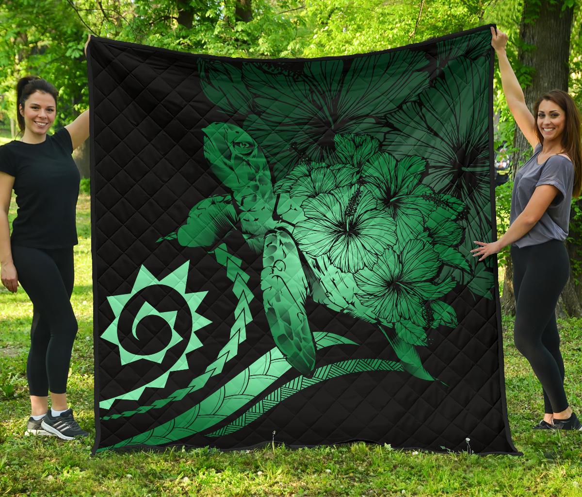 Hawaii Turtle Hibiscus Polynesian Vintage Premium Quilt - Green Green - Polynesian Pride