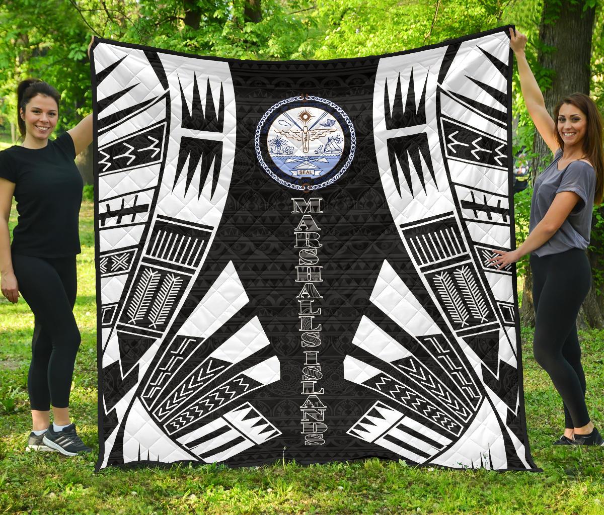 Marshall Islands Premium Quilt - Marshall Islands Seal Polynesian White Tattoo Black - Polynesian Pride