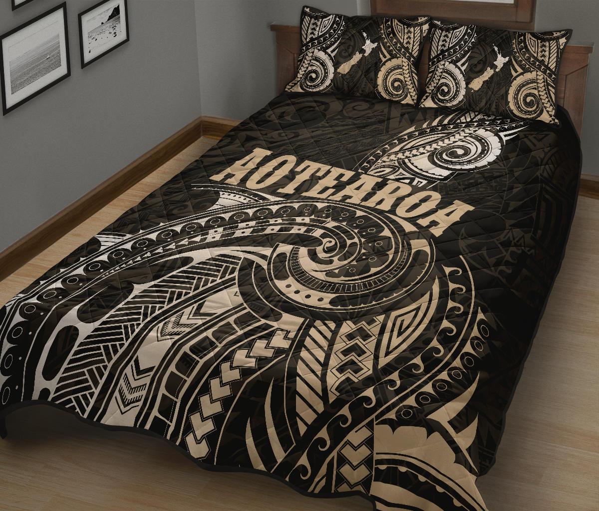 Maori Tattoo With Map New Zealand Quilt Bed Set - Polynesian Pride