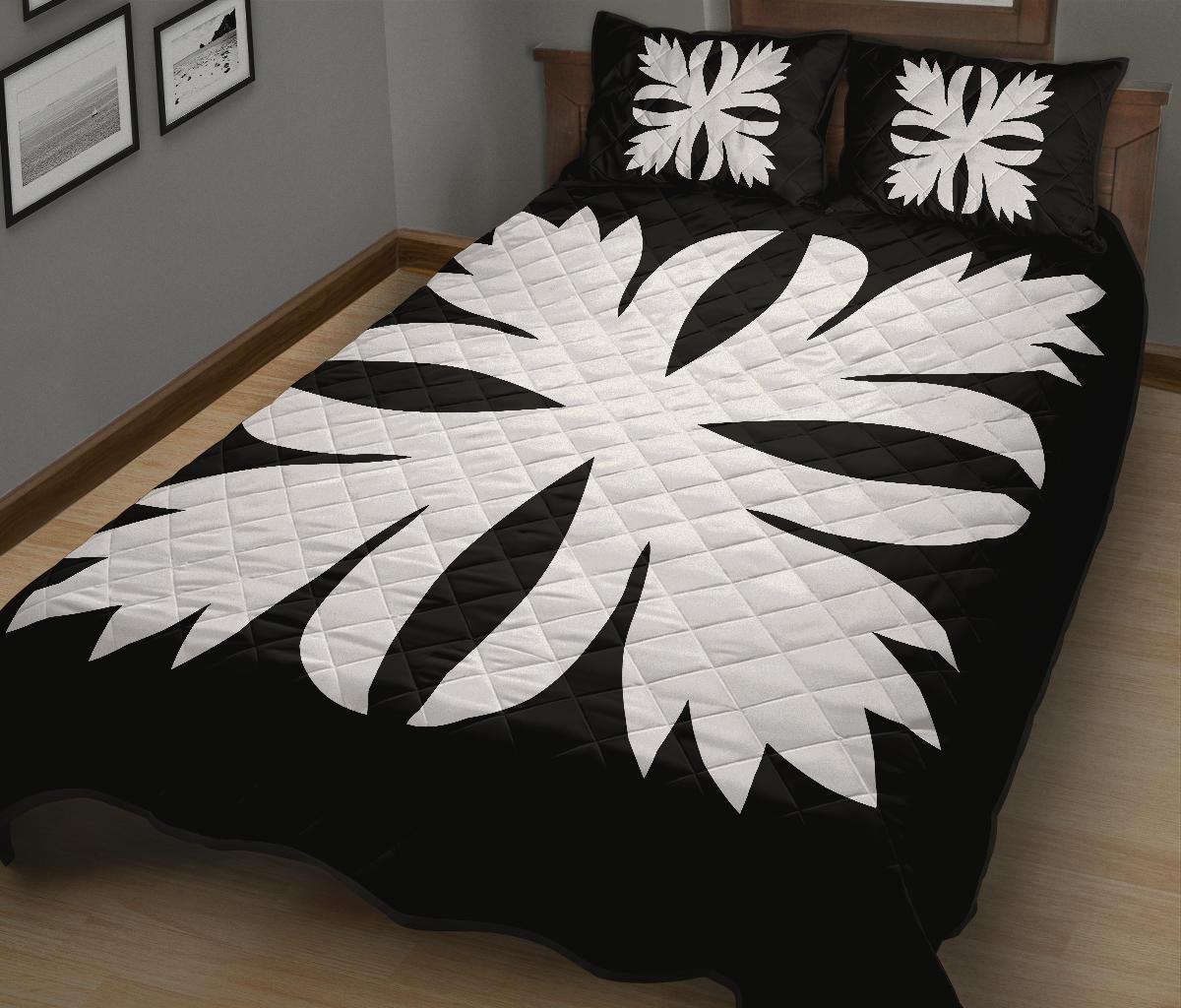 Hawaiian Royal Pattern Quilt Bed Set - Black And White - C3 Style - Polynesian Pride