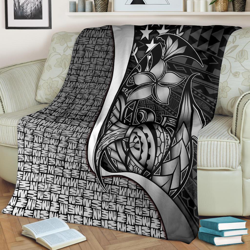 Kosrae Micronesia Premium Blanket White - Turtle With Hook - Polynesian Pride