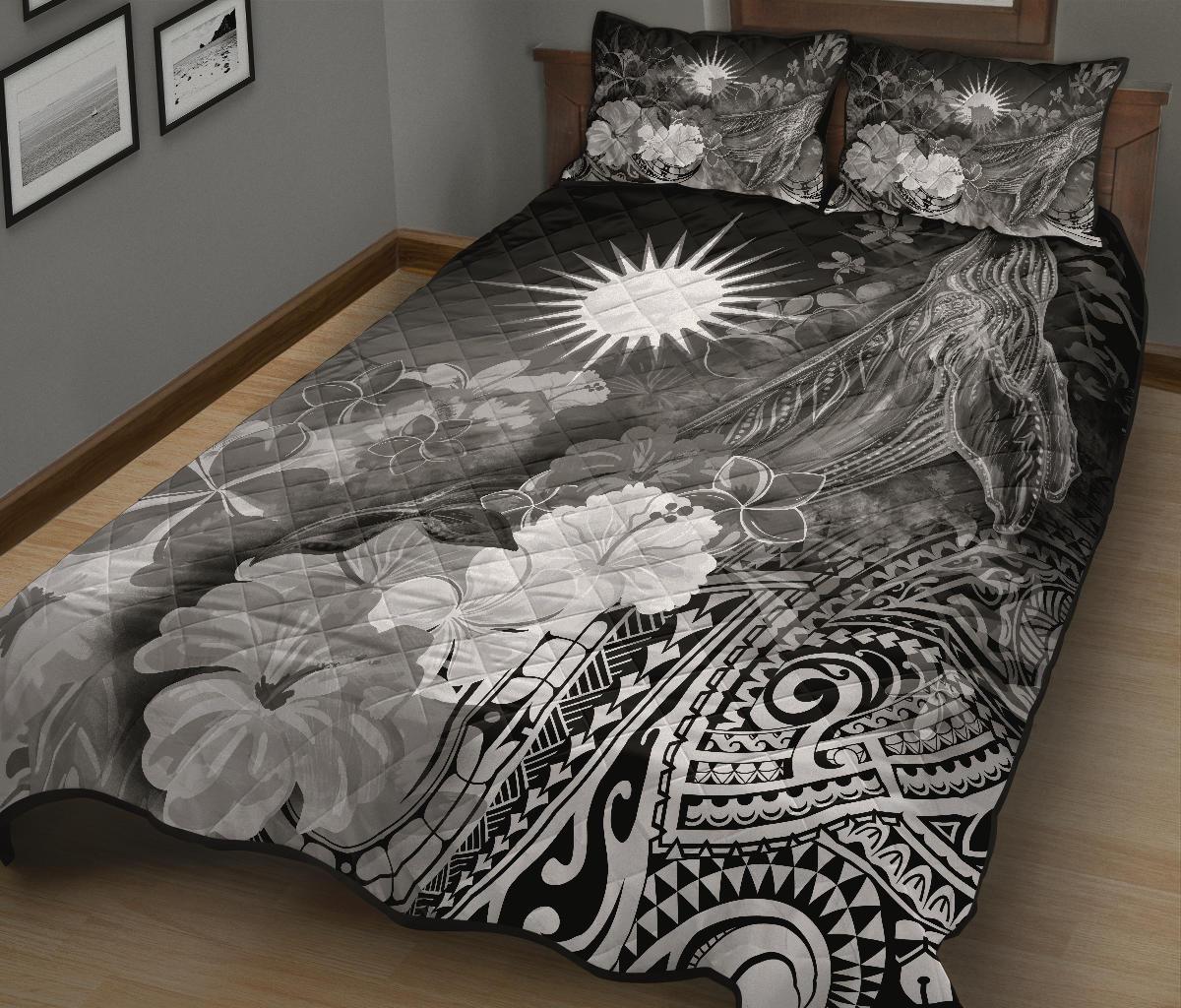 Marshall Islands Quilt Bed Set - Humpback Whale with Tropical Flowers (White) - Polynesian Pride