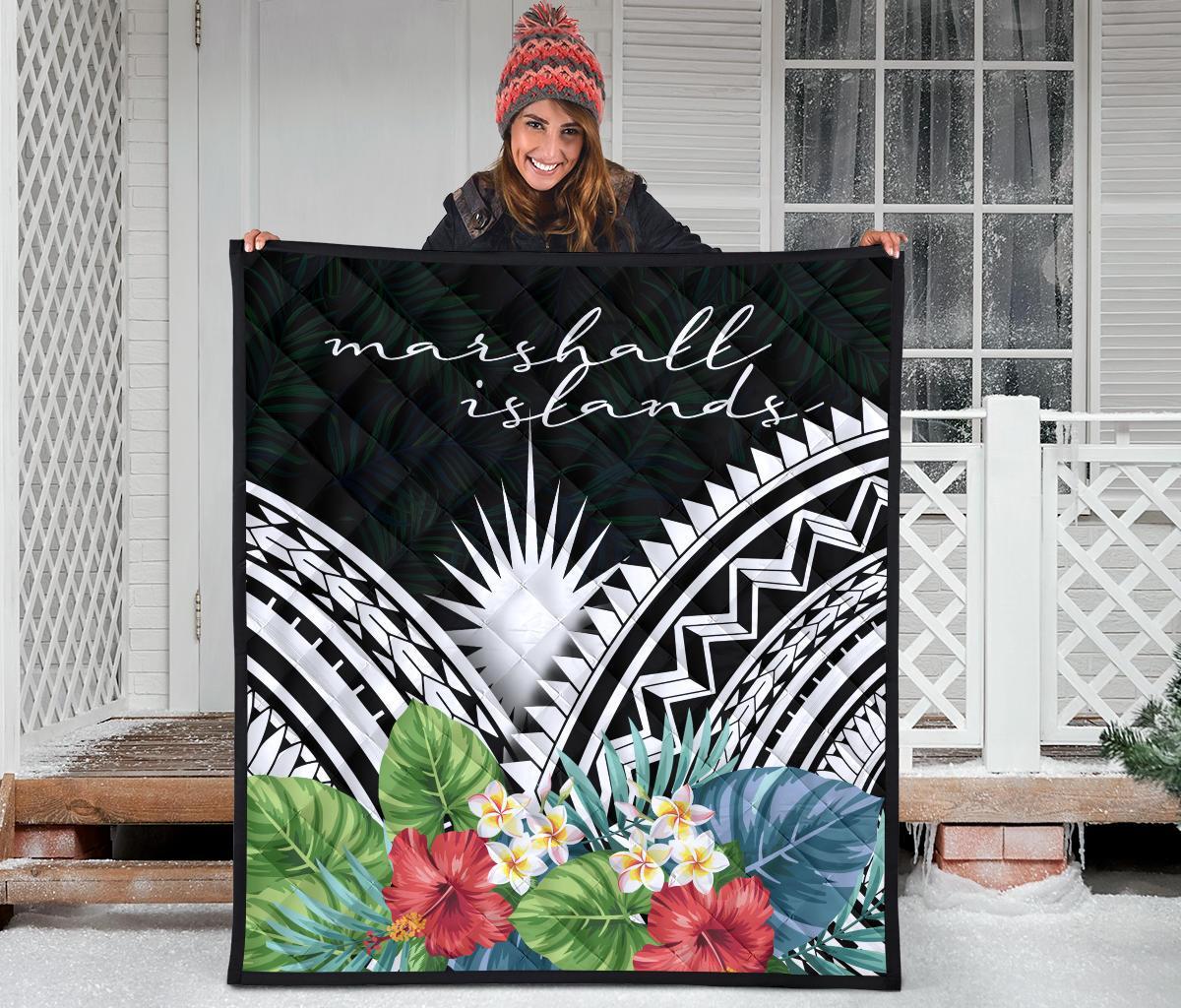 Marshall Islands Premium Quilt - Marshall Islands Coat of Arms & Polynesian Tropical Flowers White - Polynesian Pride
