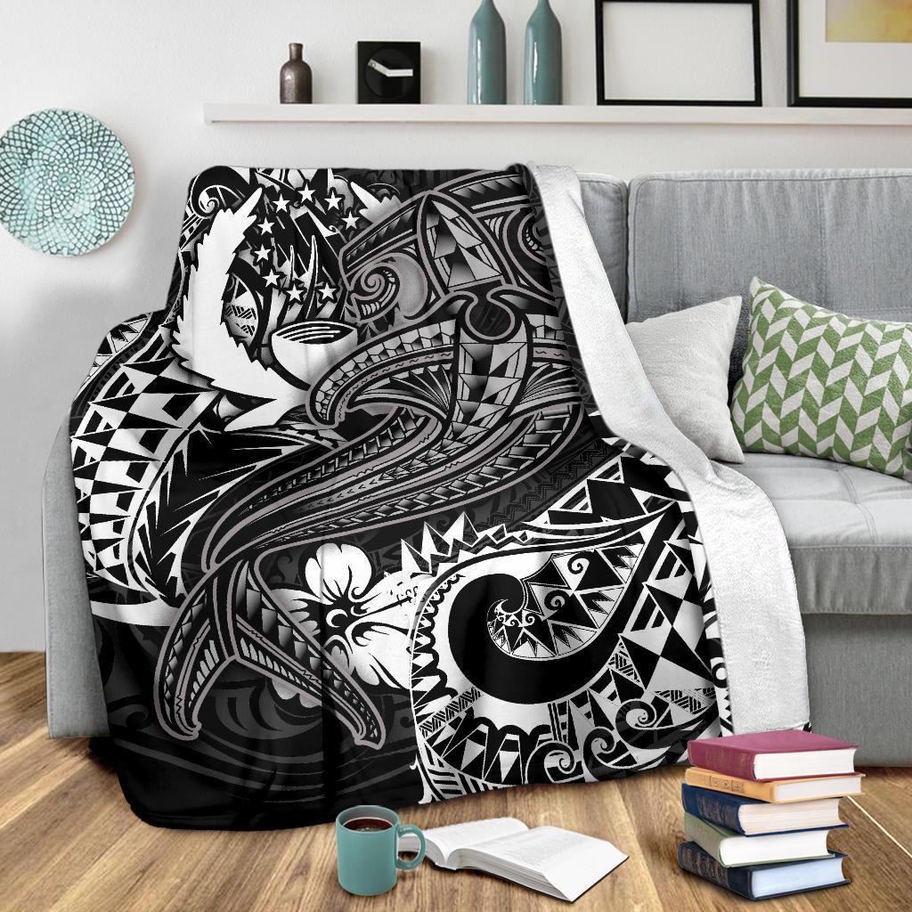 Pohnpei Premium Blanket - White Shark Polynesian Tattoo - Polynesian Pride