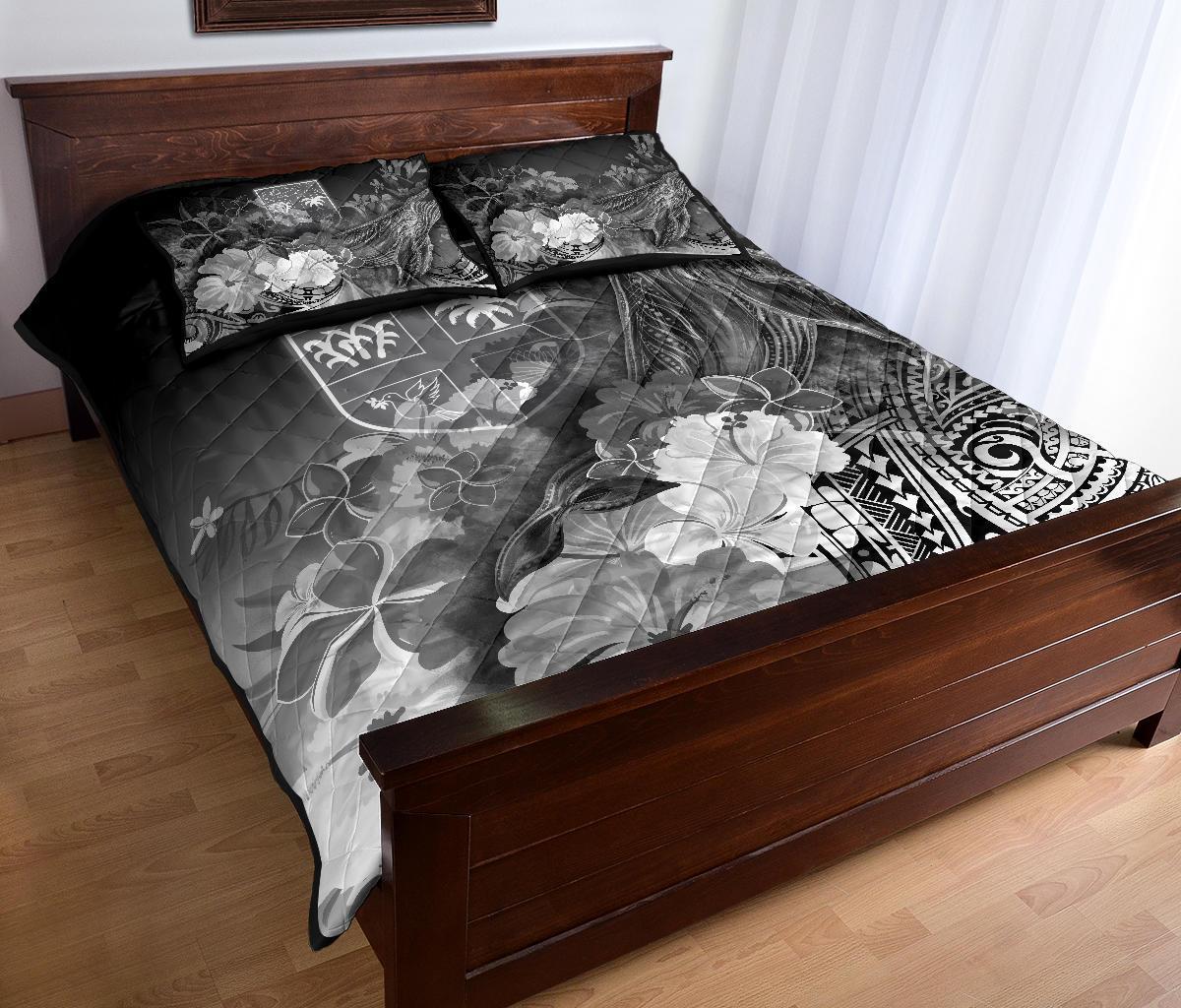 Fiji Quilt Bed Set - Humpback Whale with Tropical Flowers (White) - Polynesian Pride