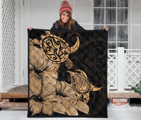 Hawaii Turtle Premium Quilt Polynesian Hibiscus Art Gold AH - Polynesian Pride