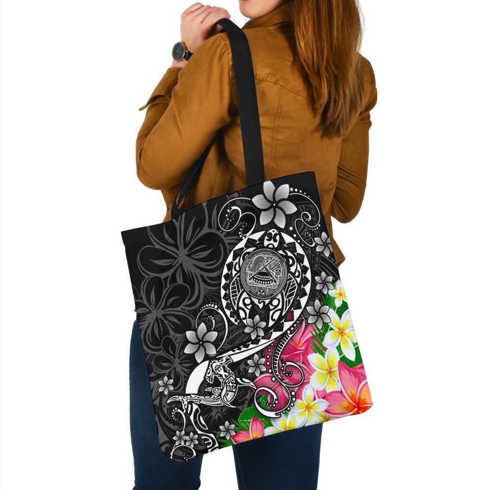 American Samoa Polynesian Tote Bags - Turtle Plumeria (Black) Tote Bag One Size Black - Polynesian Pride