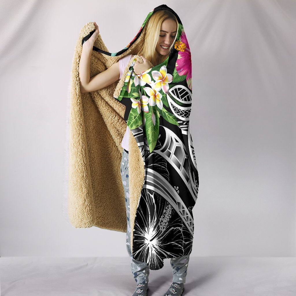 Polynesian Hawaii Kanaka Maoli Hooded Blanket - Summer Plumeria (Black) - Polynesian Pride