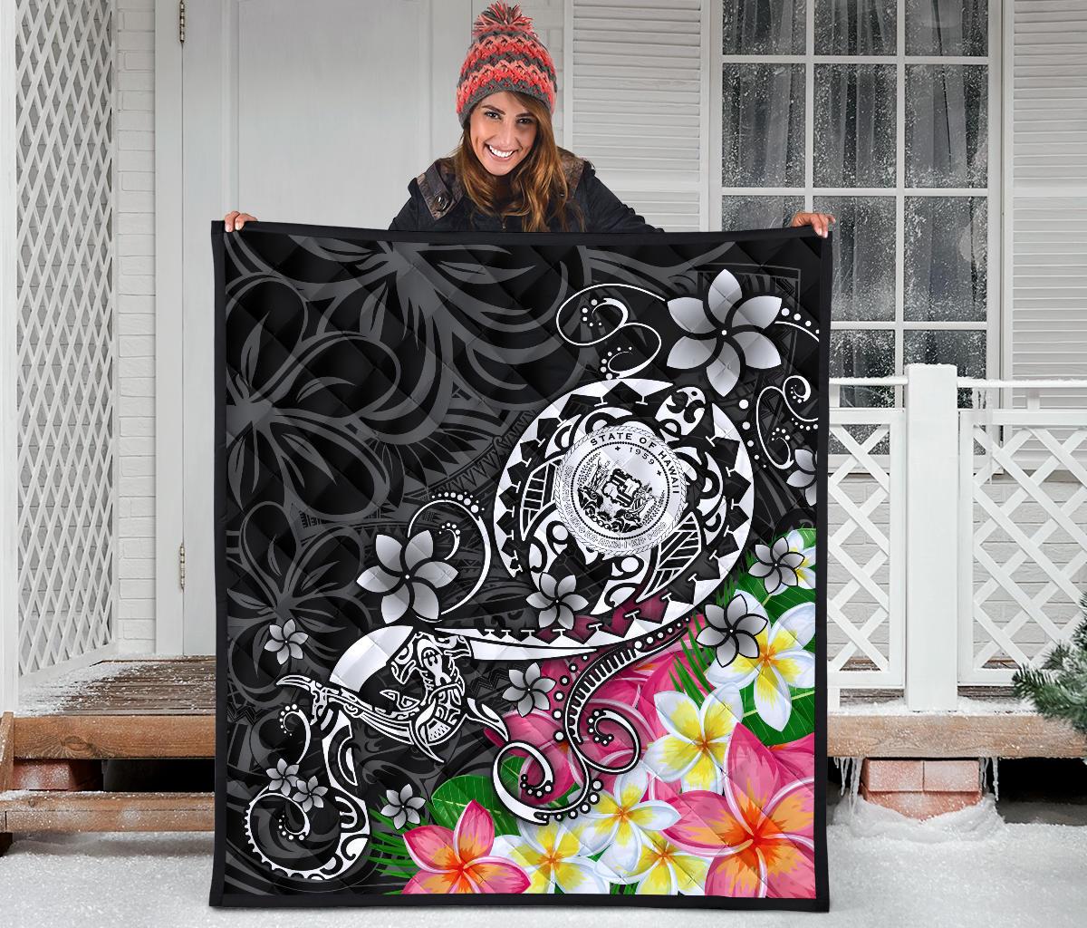 Hawaii Polynesian Premium Quilt - Hawaii Seal With Turtle Plumeria (Black) - Polynesian Pride