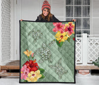 Hawaii Turtle Hibiscus Premium Quilt - Tink Style - Polynesian Pride