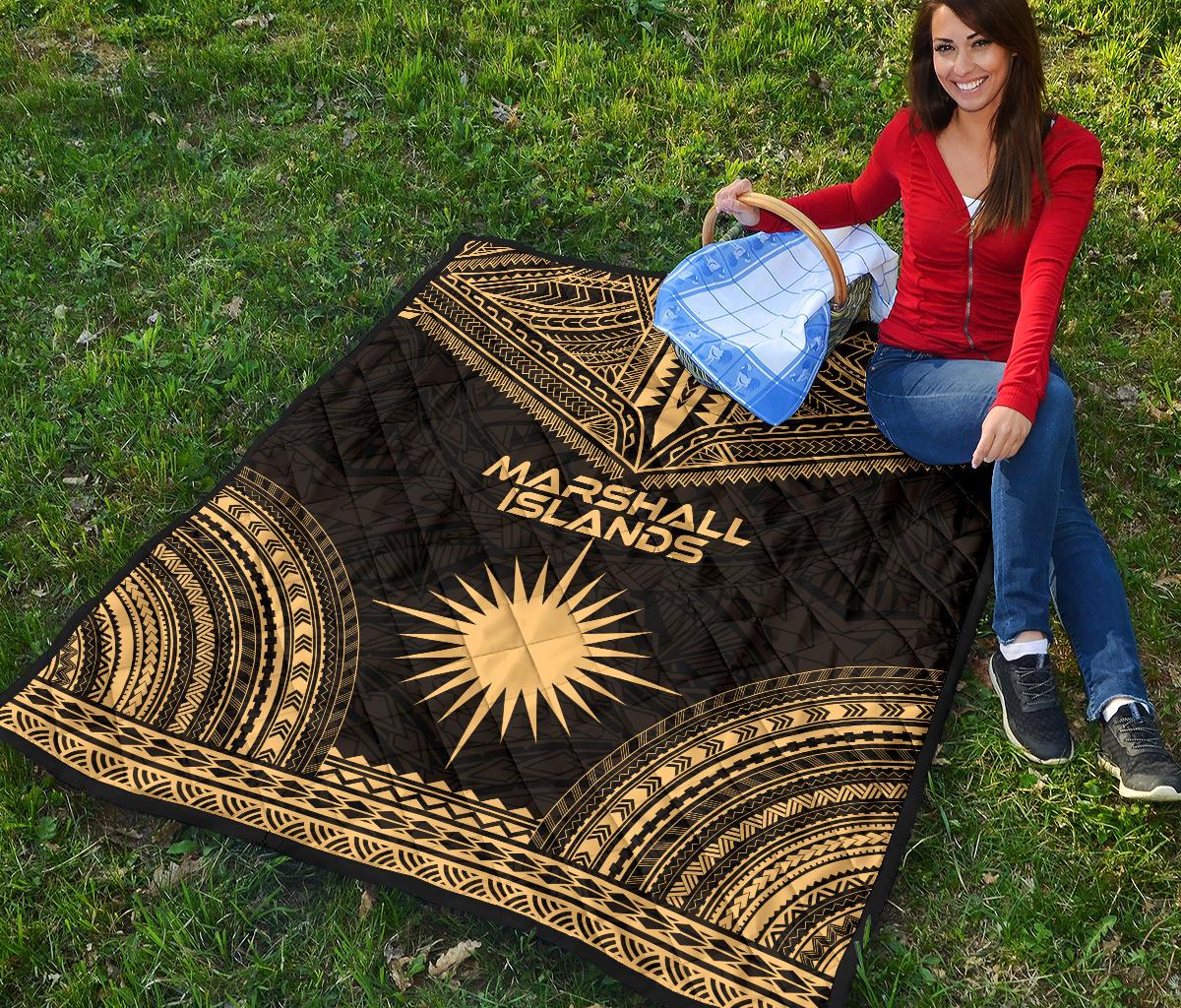 Marshall Islands Premium Quilt - Marshall Islands Flag Polynesian Chief Gold Version - Polynesian Pride