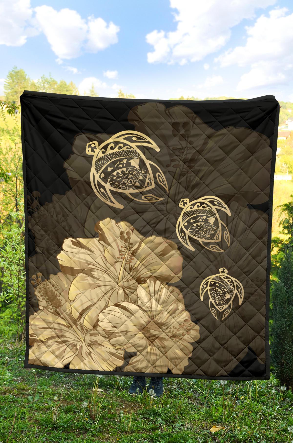Hawaiian Map Turtle Hibiscus Vintage Polynesian Premium Quilt Gold - Polynesian Pride