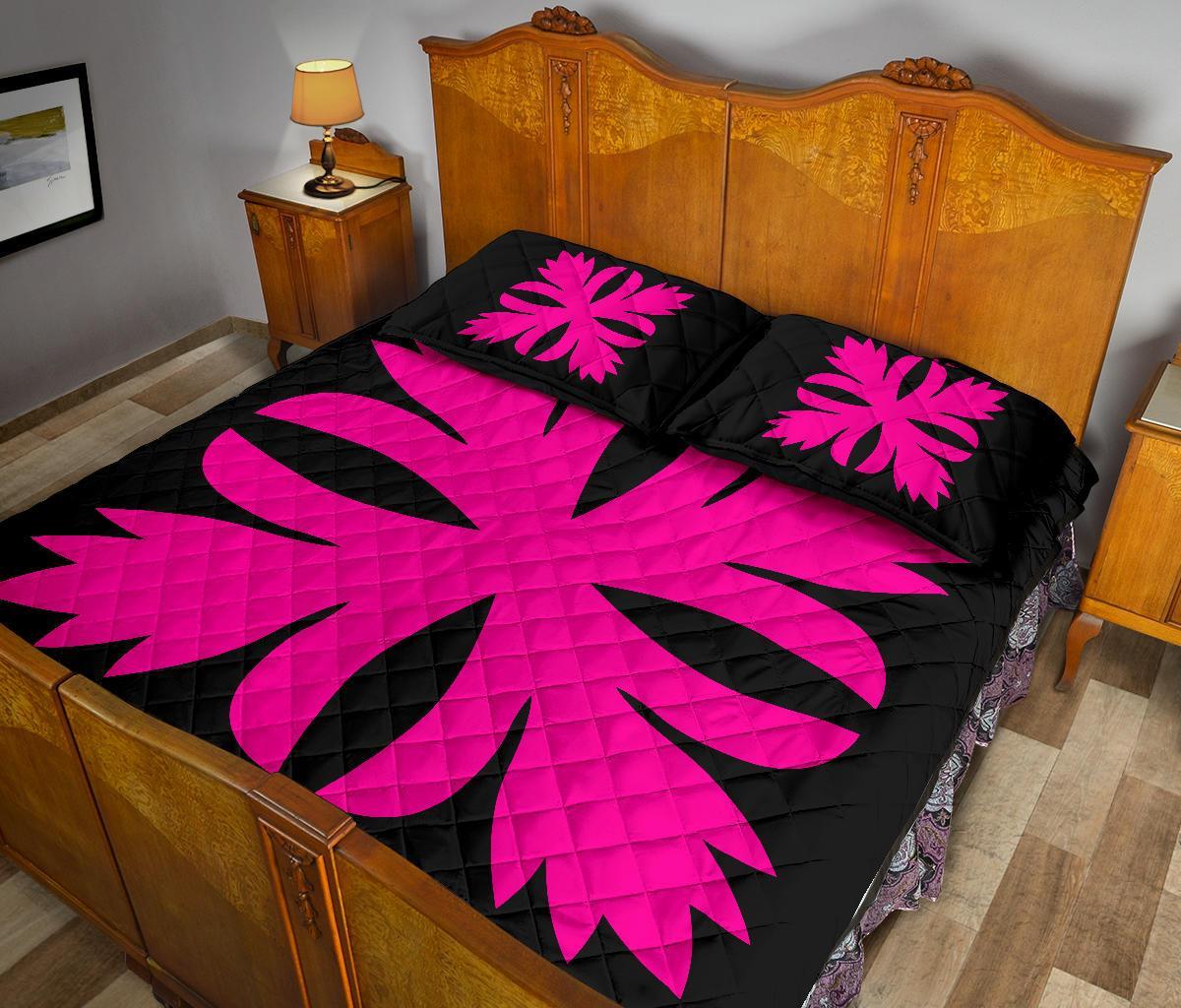 Hawaiian Royal Pattern Quilt Bed Set - Black And Pink - C3 Style - Polynesian Pride