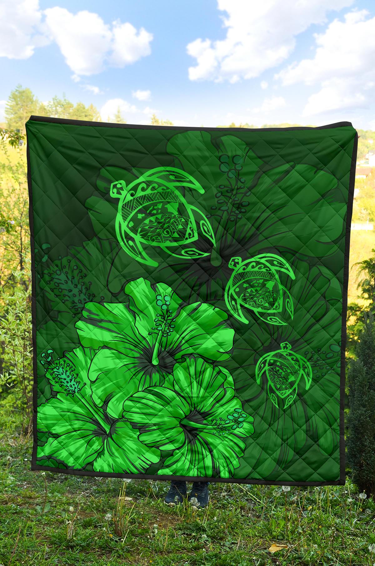 Hawaiian Map Turtle Hibiscus Vintage Polynesian Premium Quilt Green - Polynesian Pride
