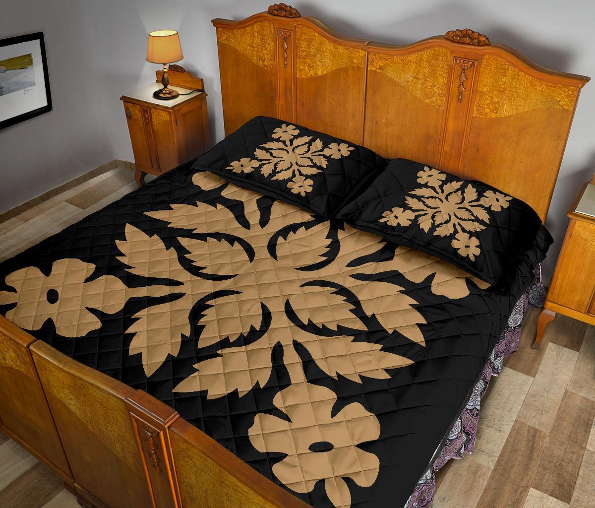 Hawaiian Quilt Bed Set Royal Pattern - Black And Gold - B2 Style - Polynesian Pride