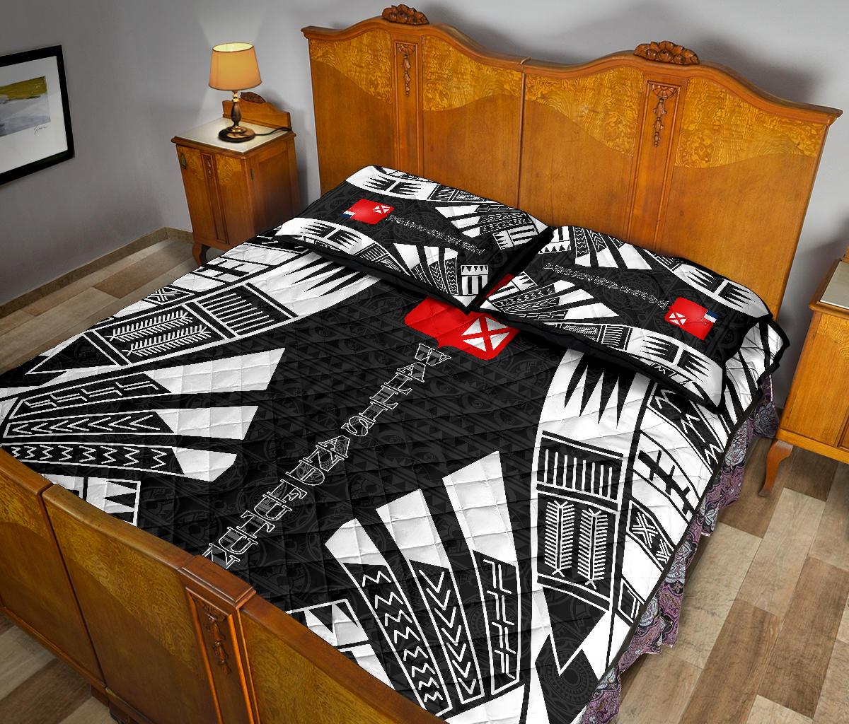 Wallis and Futuna Quilt Bed Set - Wallis and Futuna Coat Of Arms & Polynesian White Tattoo Style - Polynesian Pride