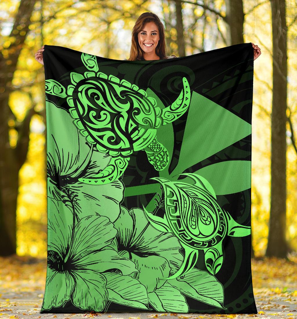 Hawaii Turtle Premium Blanket Polynesian Hibiscus Art Ver 2.0 Green AH - Polynesian Pride
