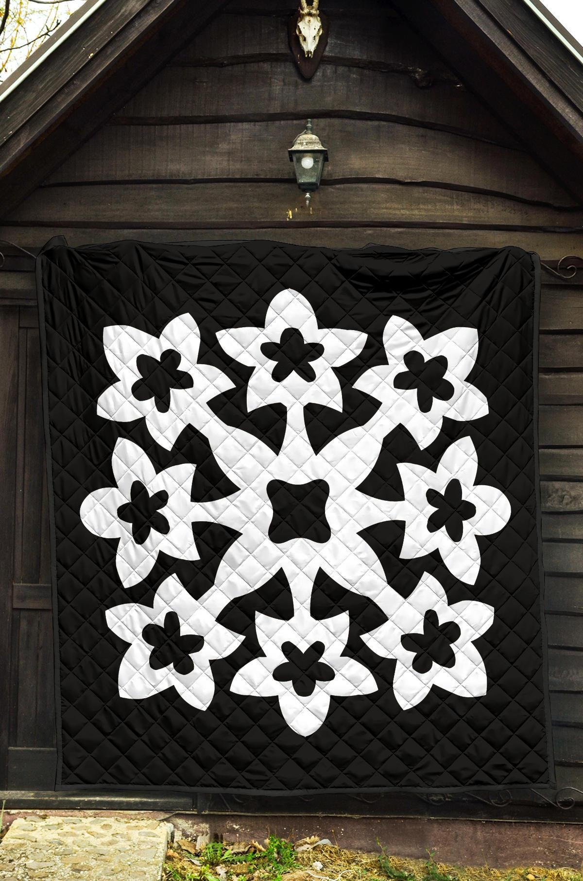 Hawaiian Premium Quilt Royal Pattern - Black And White - A1 Style - Polynesian Pride