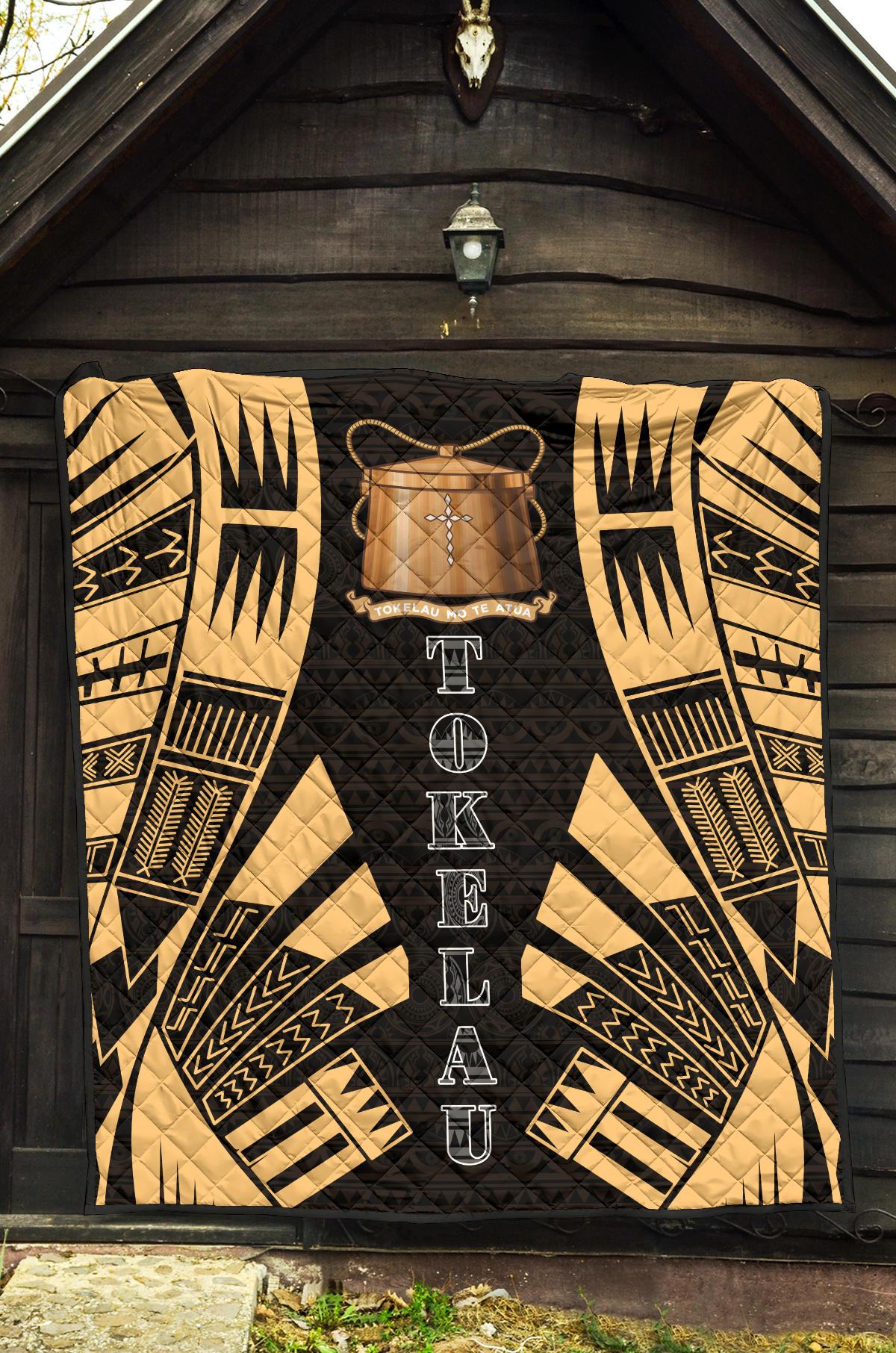 Tokelau Premium Quilt - Tokelau Coat Of Arms Polynesian Gold Tattoo - Polynesian Pride