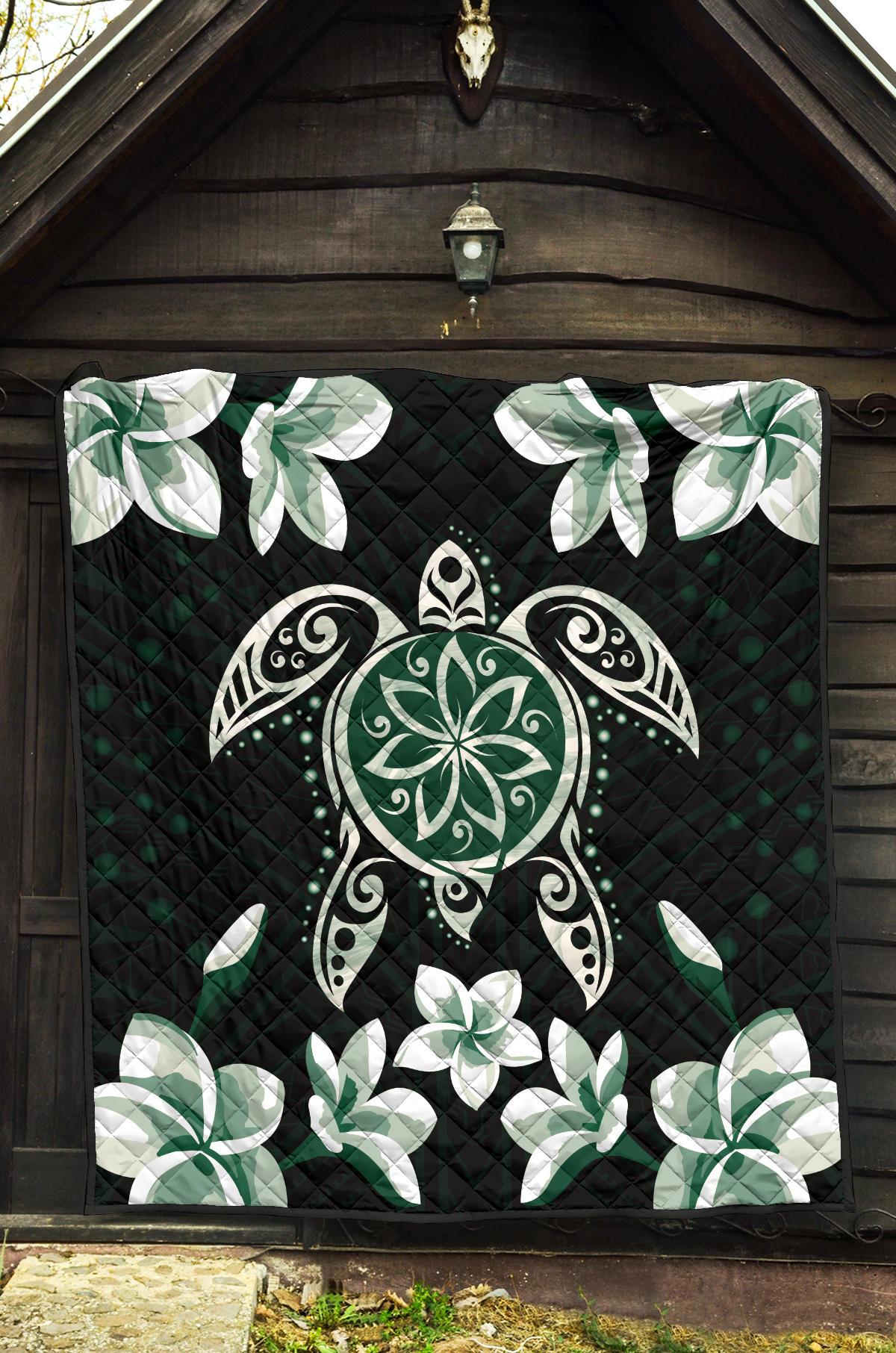 Hawaiian Greenie Turtle Plumeria Quilt - Polynesian Pride