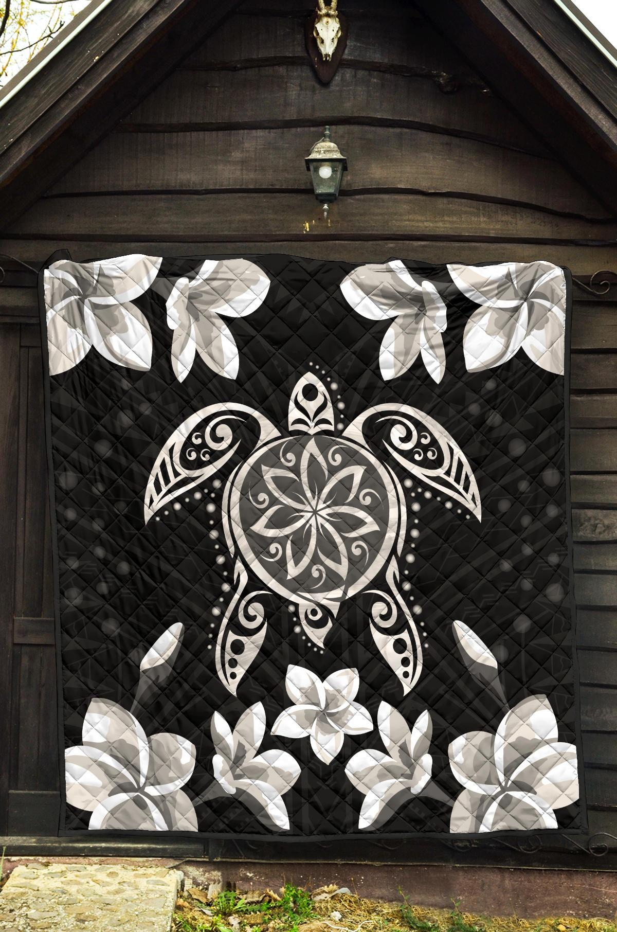 Hawaiian Silver Turtle Plumeria Quilt - Polynesian Pride