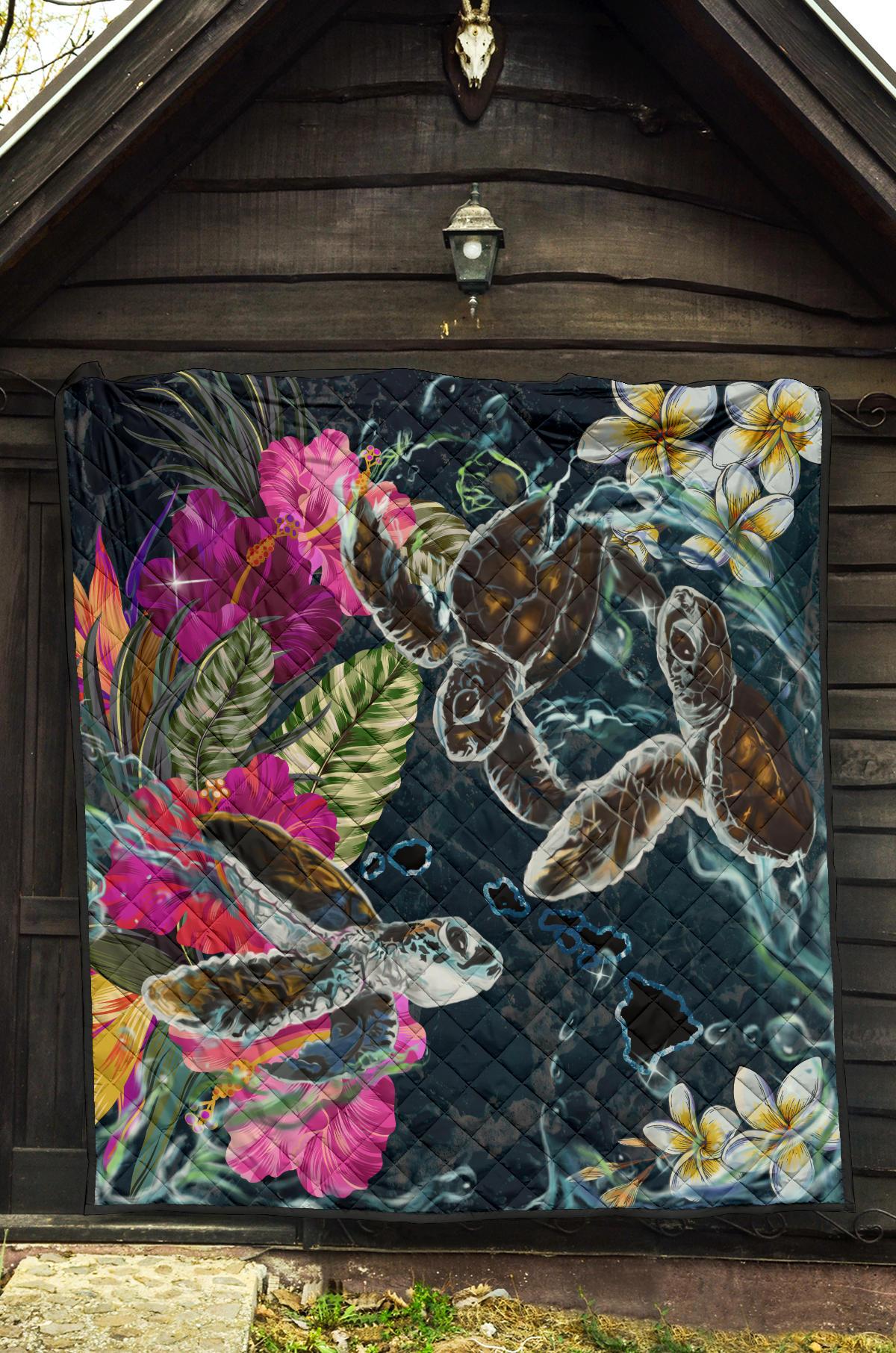 Hawaii Map Turtle Swimming Hibiscus Plumeria Moana Premium Quilt - Polynesian Pride