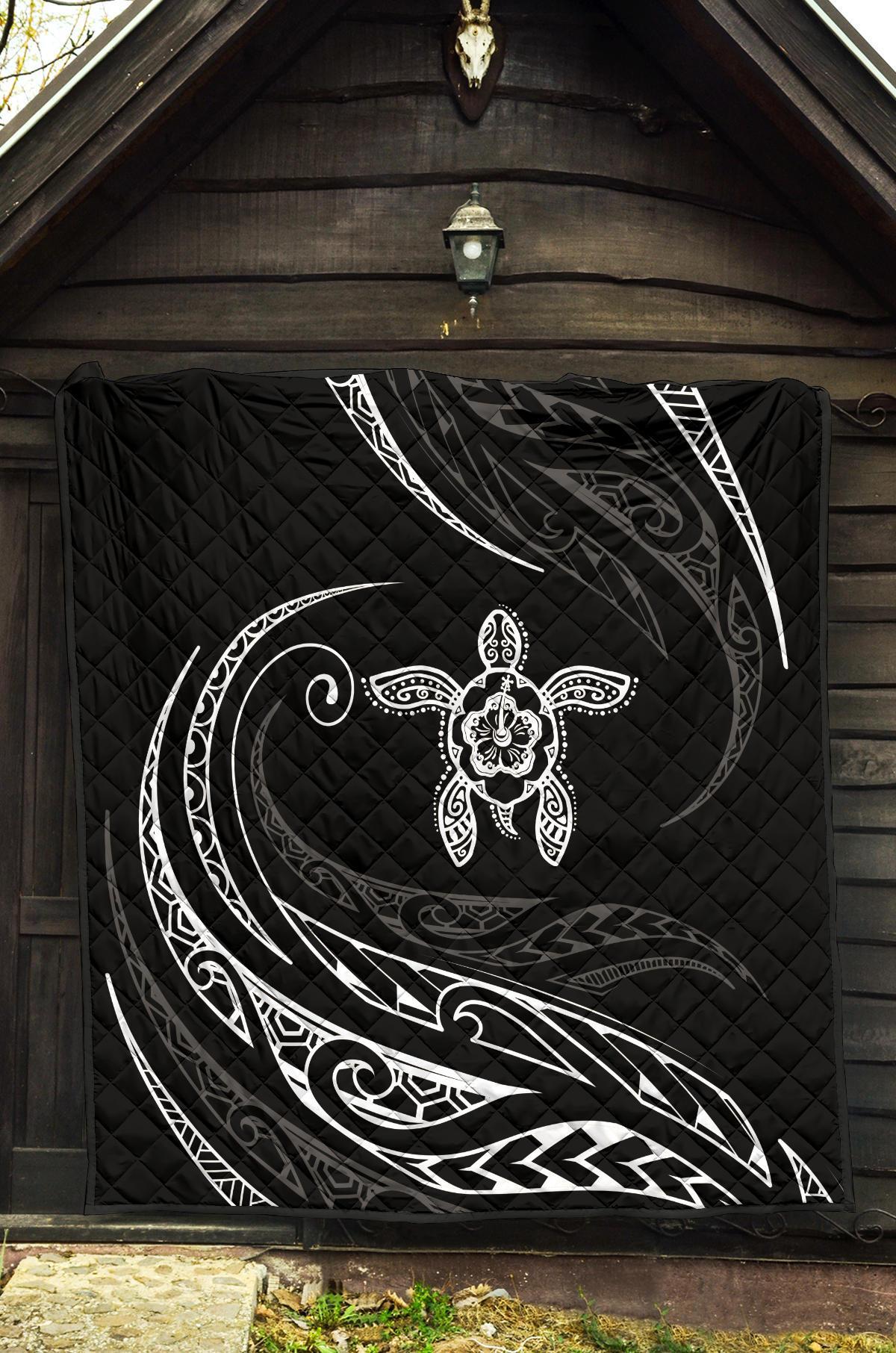 Hawaii Turtle Hibicus Premium Quilt - Frida Style - White - Polynesian Pride