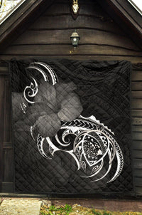 Hawaii Map Turtle Hibiscus Divise White Polynesian Premium Quilt - Polynesian Pride