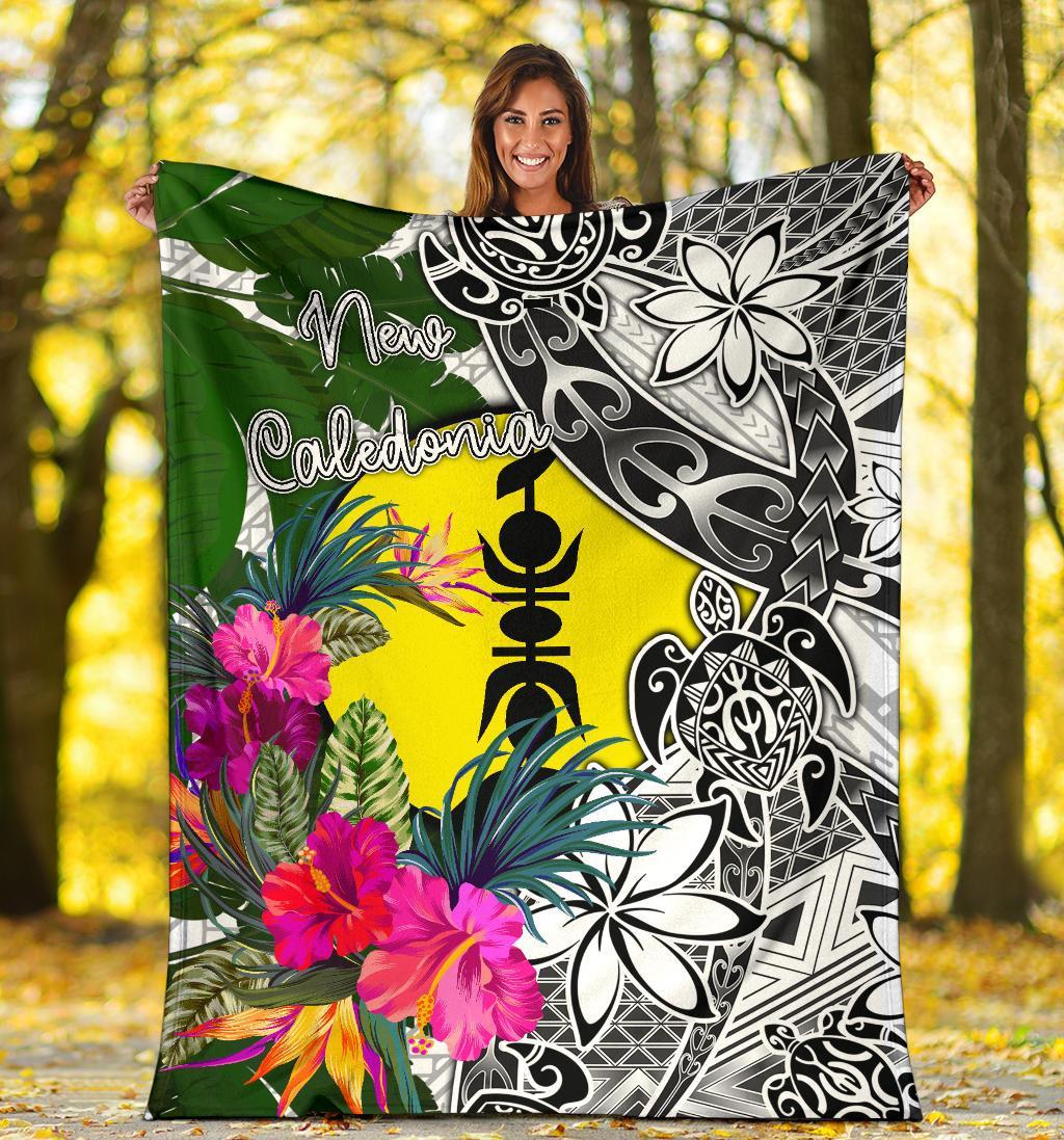 New Caledonia Premium Blanket White - Turtle Plumeria Banana Leaf - Polynesian Pride