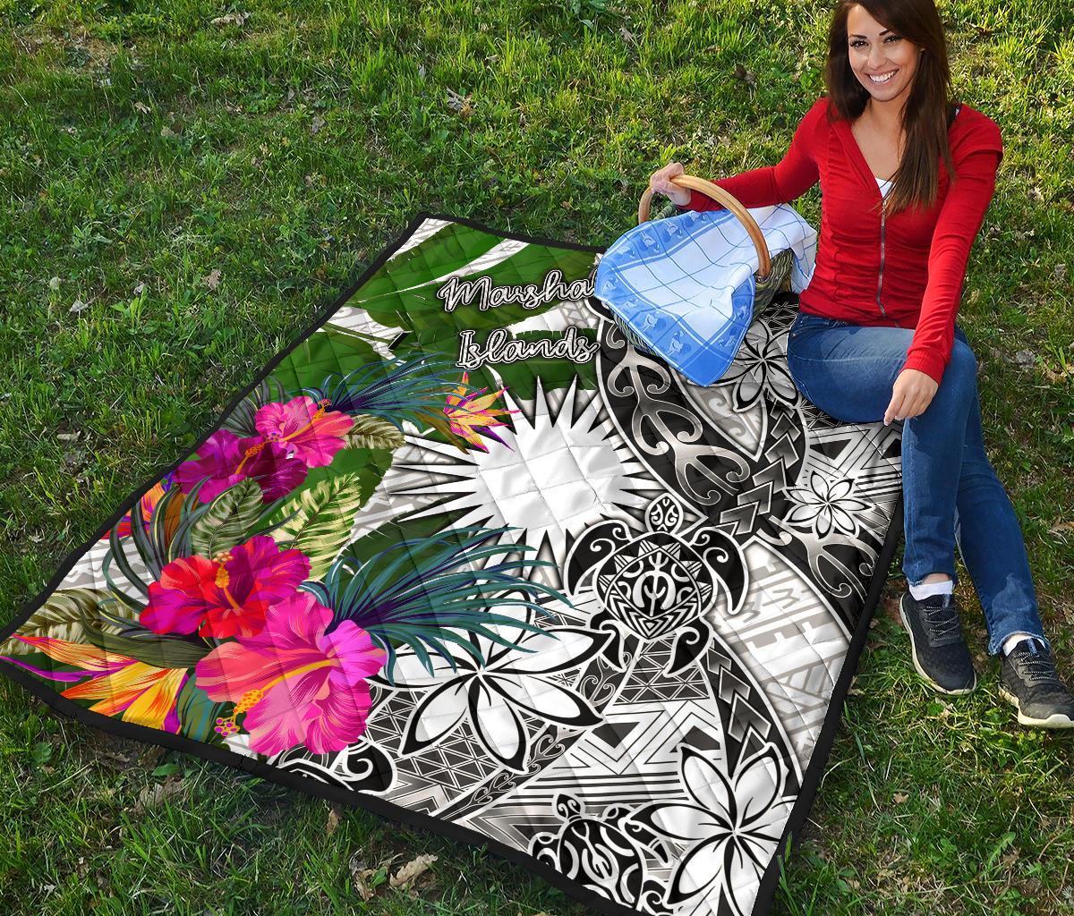 Marshall Islands Premium Quilt White - Turtle Plumeria Banana Leaf - Polynesian Pride