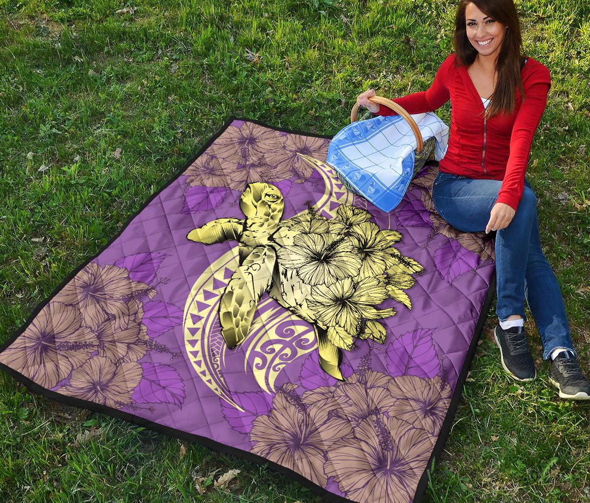 Hawaii Polynesian Turtle Hibiscus Premium Quilt - Yellow - Polynesian Pride