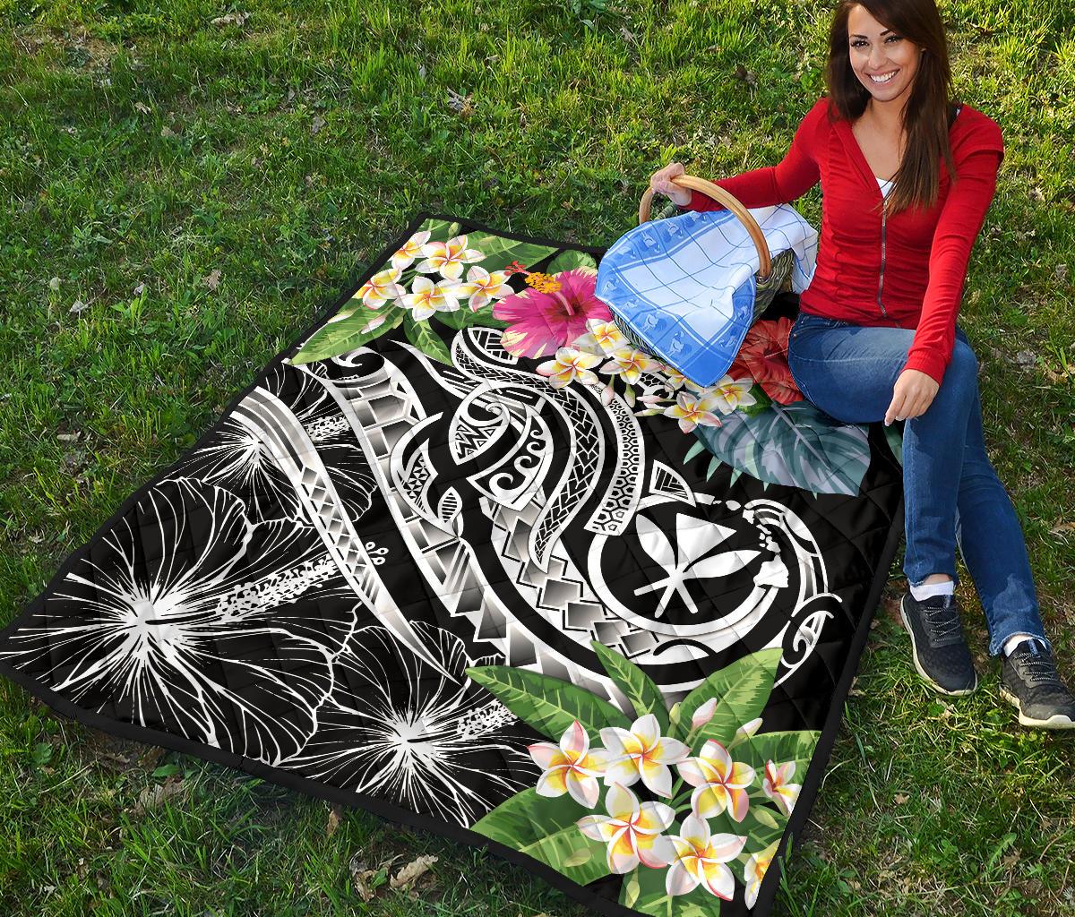 Polynesian Hawaii Kanaka Maoli Premium Quilt - Summer Plumeria (Black) - Polynesian Pride