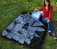 Hawaii Turtle Premium Quilt Polynesian Hibiscus Art Ver 2.0 Blue AH - Polynesian Pride