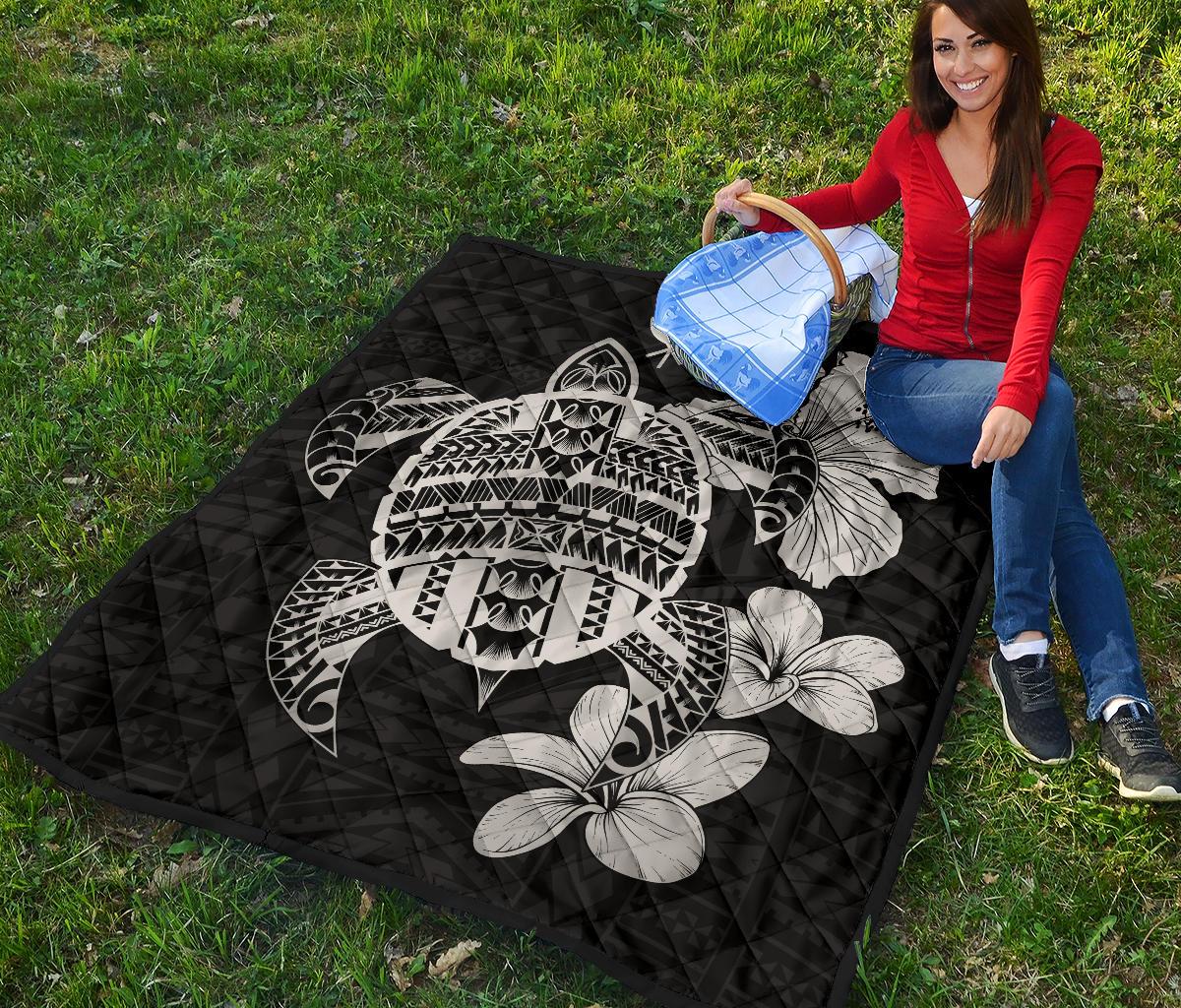 Hawaiian Kanaka Hibiscus Plumeria Mix Polynesian Turtle Premium Quilt Gray AH - Polynesian Pride