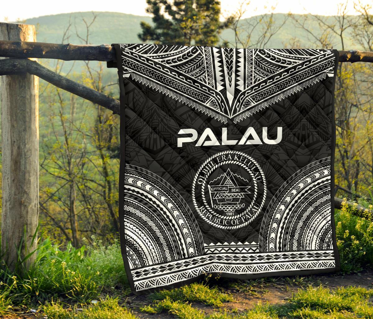 Palau Premium Quilt - Palau Seal Polynesian Chief Black Version - Polynesian Pride