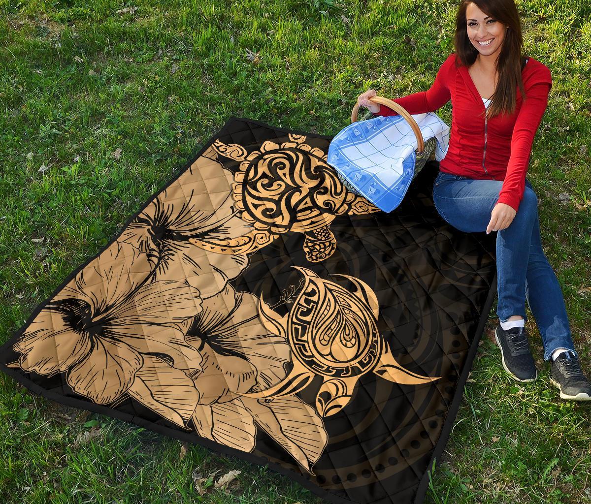 Hawaii Turtle Premium Quilt Polynesian Hibiscus Art Gold AH - Polynesian Pride