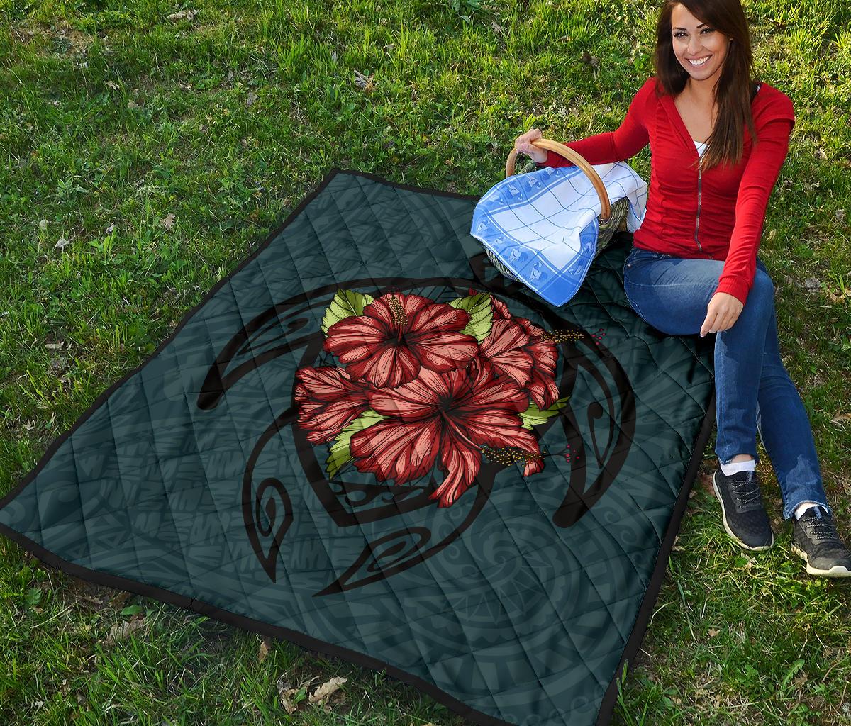 Hawaii Turtle Hibiscus Polynesian Premium Quilt - Polynesian Pride