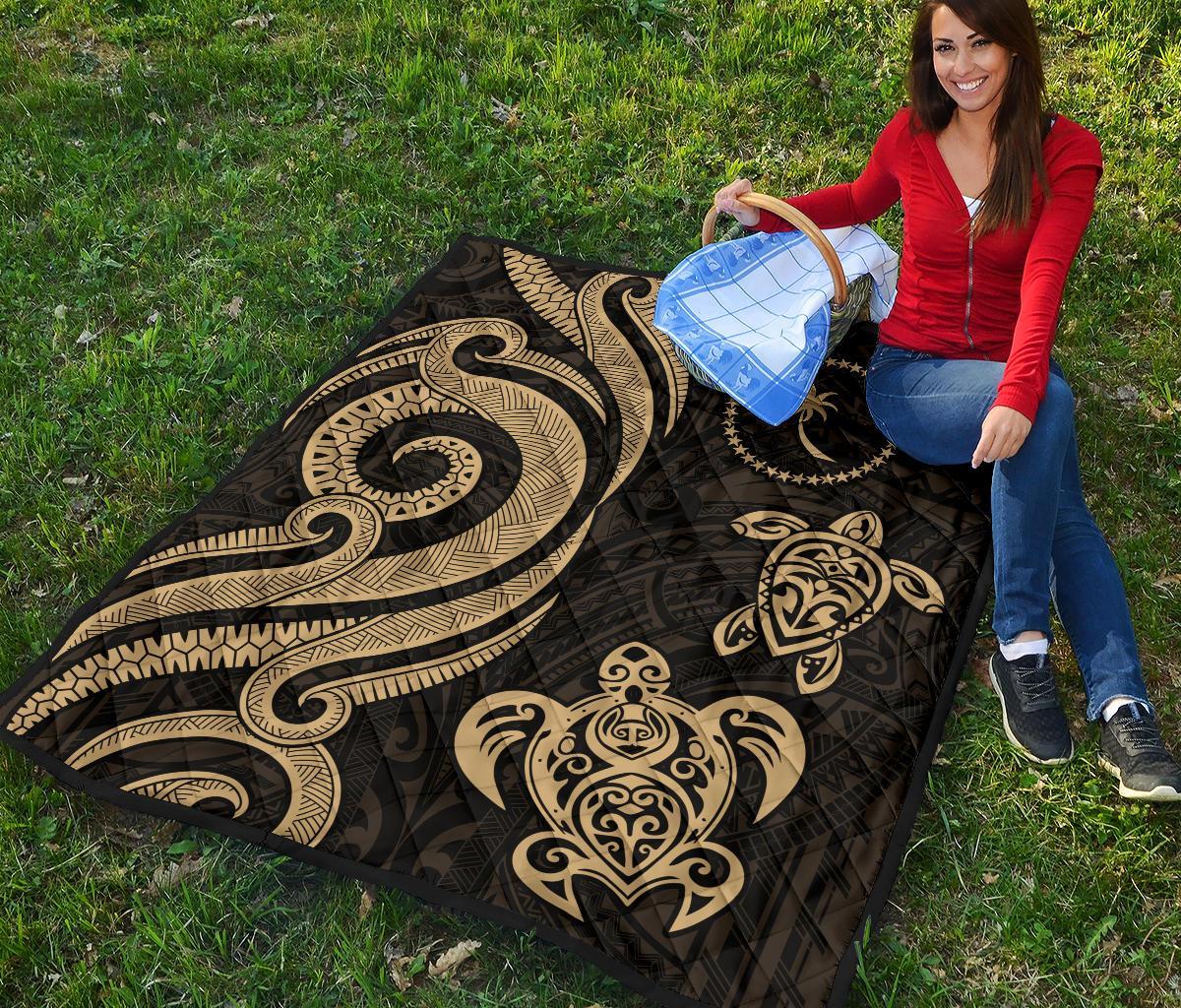 Chuuk Micronesian Premium Quilt - Gold Tentacle Turtle - Polynesian Pride