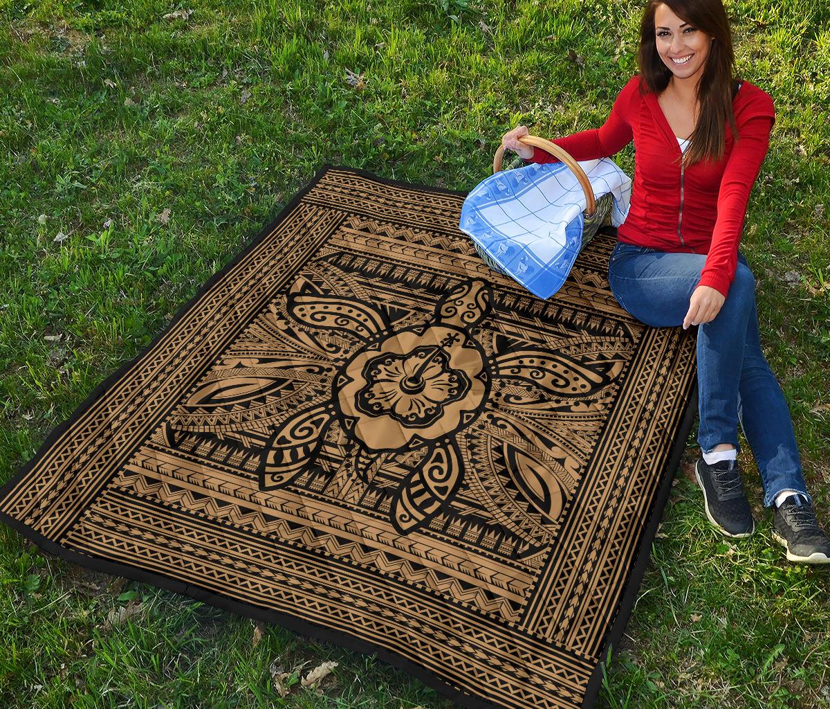 Hawaii Polyensian Turtle Premium Quilt Gold - Polynesian Pride