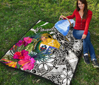 Nauru Premium Quilt White - Turtle Plumeria Banana Leaf Crest - Polynesian Pride