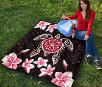 Hawaiian Pinky Turtle Plumeria Quilt - Polynesian Pride