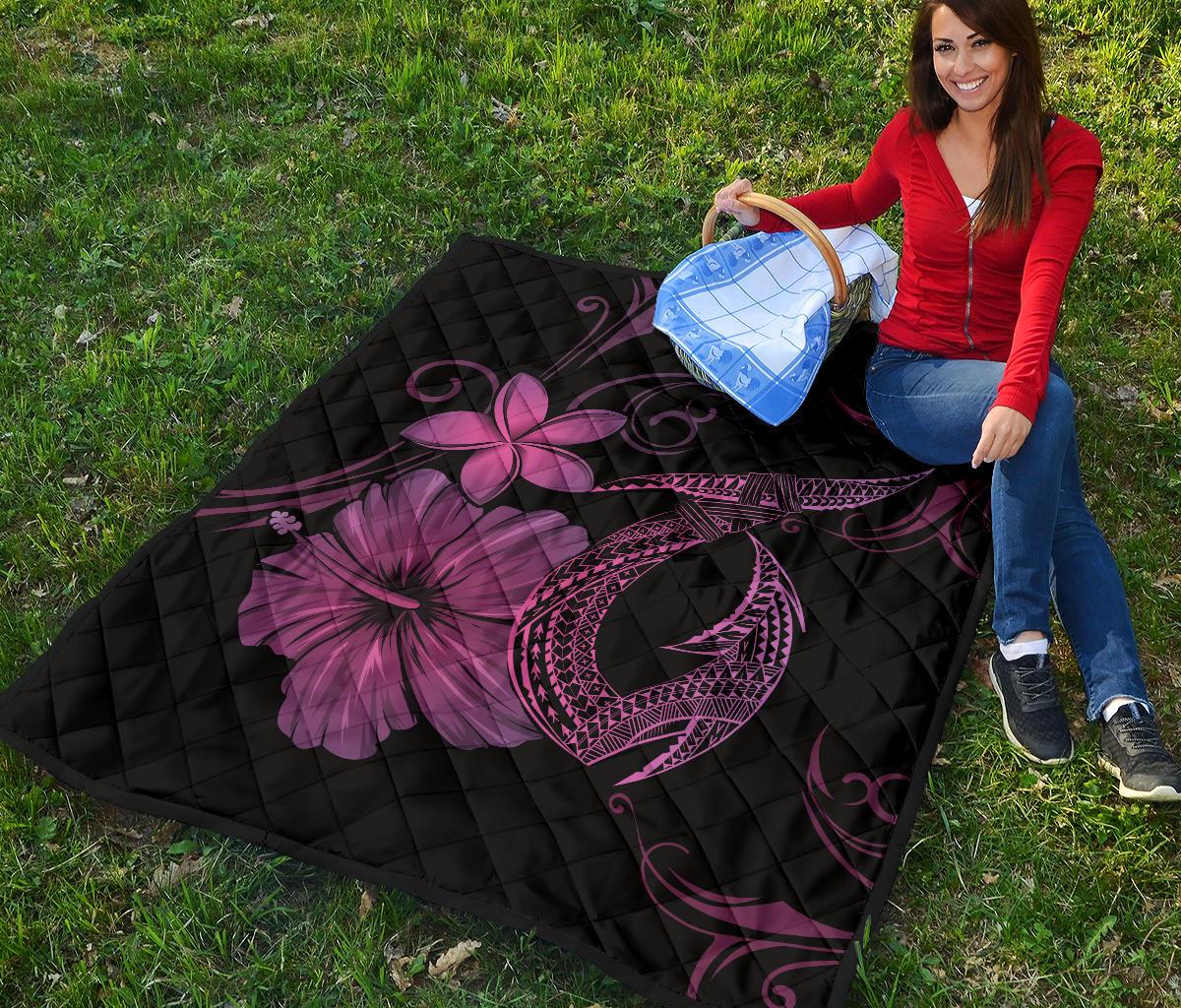 Hawaii Fish Hook Hibiscus Premium Quilt Pink - Polynesian Pride