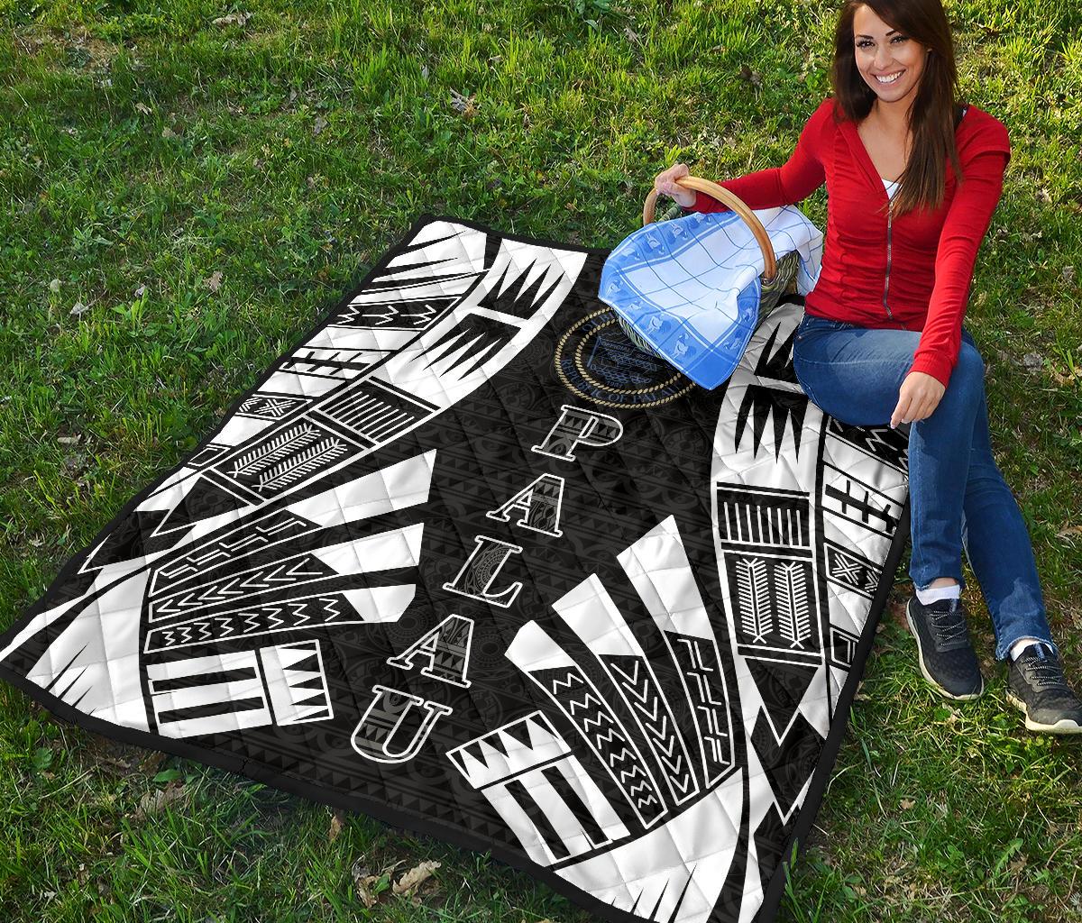 Palau Premium Quilt - Palau Seal Polynesian White Tattoo - Polynesian Pride