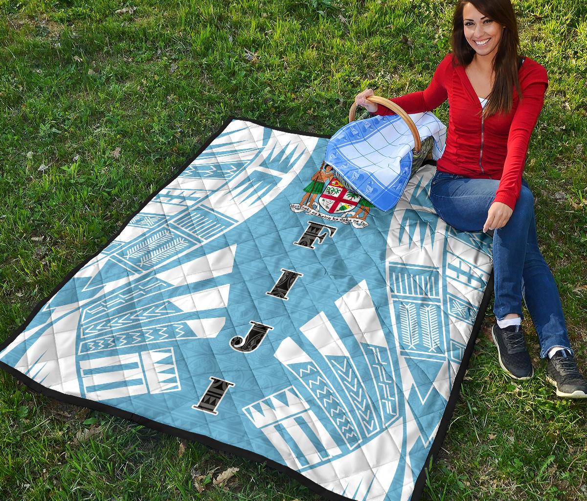 Fiji Premium Quilt - Fiji Coat Of Arms Polynesian White Tattoo (Blue) - Polynesian Pride