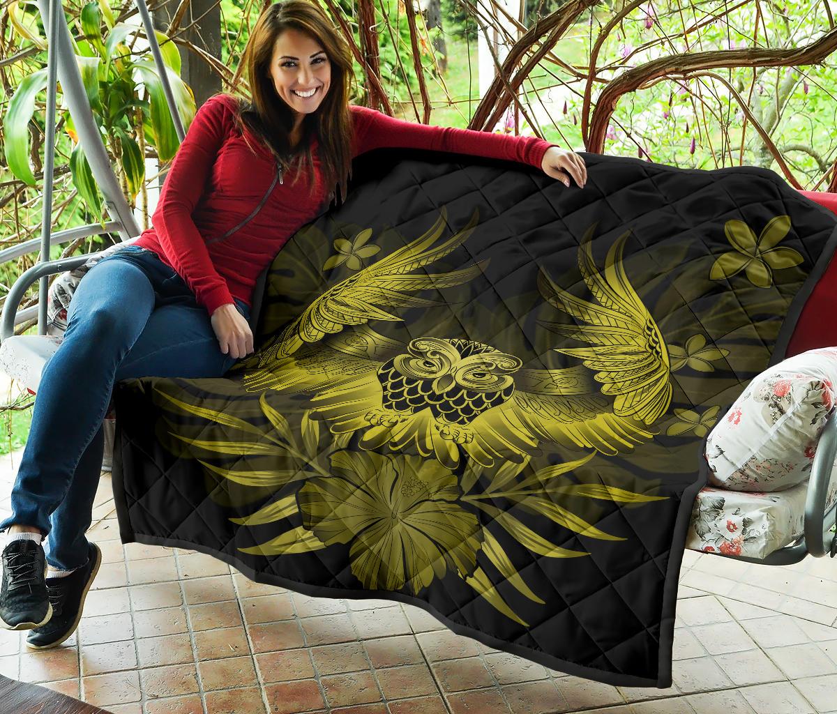 Hawaii Owl Hibiscus Plumeria Premium Quilt - Yellow - Polynesian Pride