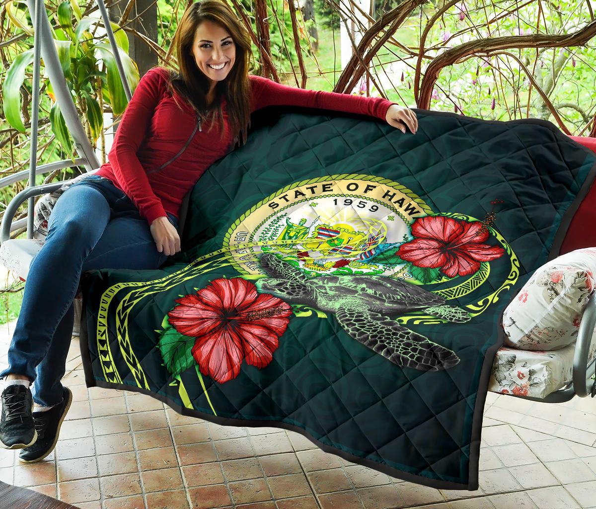 Hawaii Polynesian Premium Quilt - Green Turtle Hibiscus - Polynesian Pride