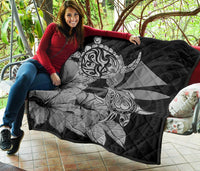 Hawaii Turtle Premium Quilt Polynesian Hibiscus Art Ver 2.0 Gray AH - Polynesian Pride