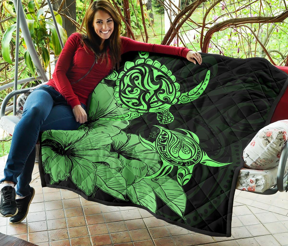 Hawaii Turtle Premium Quilt Polynesian Hibiscus Art Green AH - Polynesian Pride
