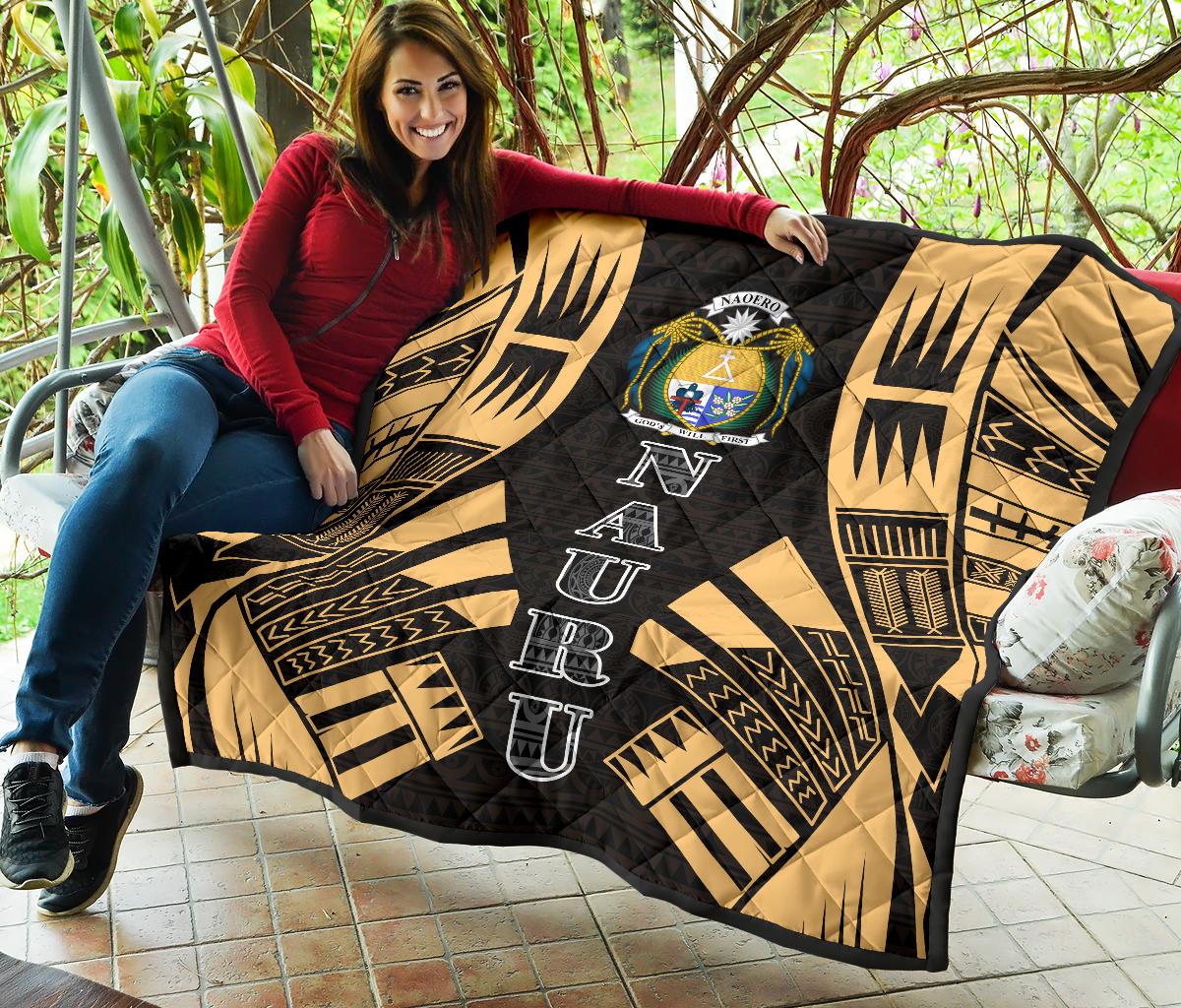 Nauru Premium Quilt - Nauru Coat Of Arms Polynesian Gold Tattoo - Polynesian Pride