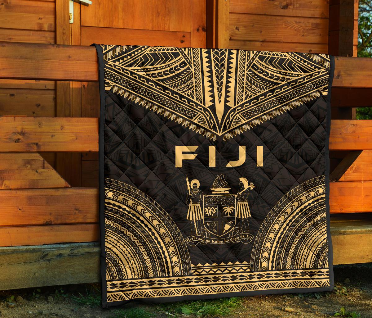 Fiji Premium Quilt - Fiji Coat Of Arms Polynesian Chief Gold Version - Polynesian Pride